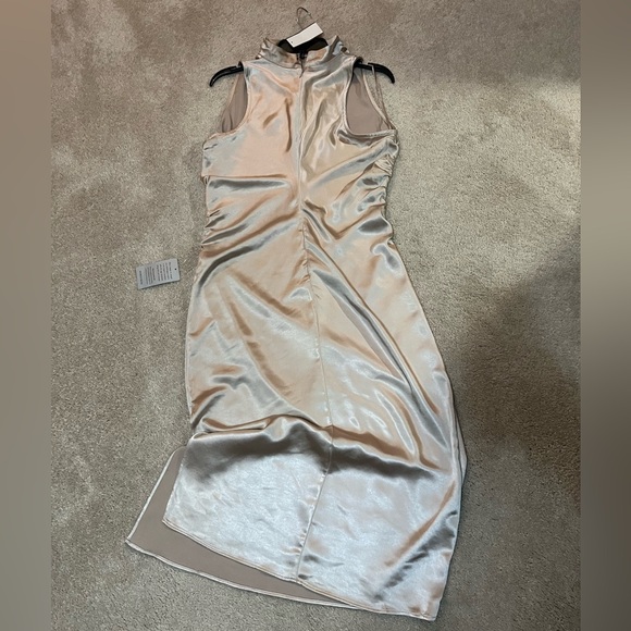 Mock Neck Midi Dress/L NWT - Picture 4 of 4